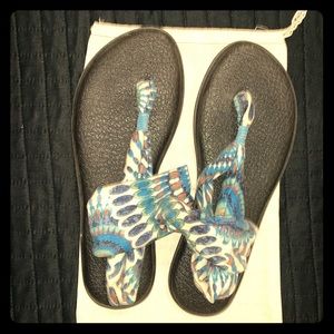 Women’s sandals size 9-10